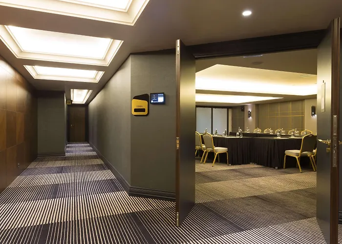 Doubletree By Hilton Izmir Airport
