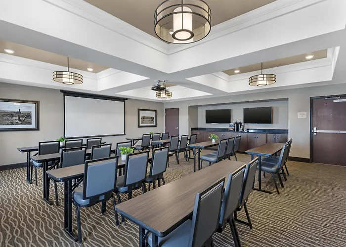 Best Western Plus Overland Inn
