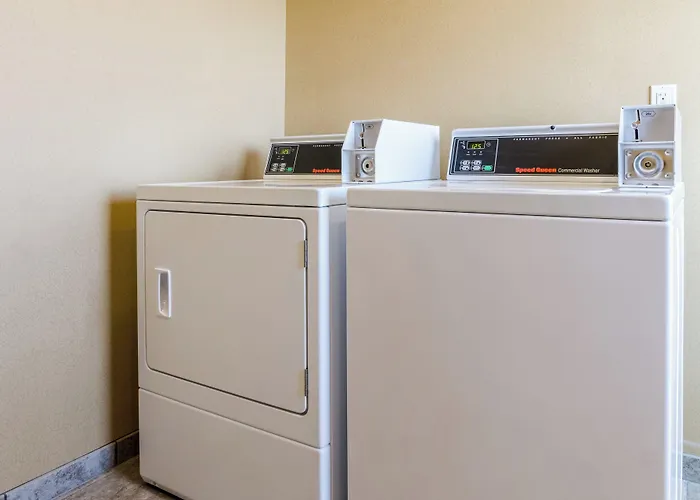 Cobblestone Hotel & Suites - Mccook