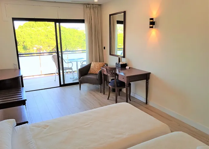 Hotel 153