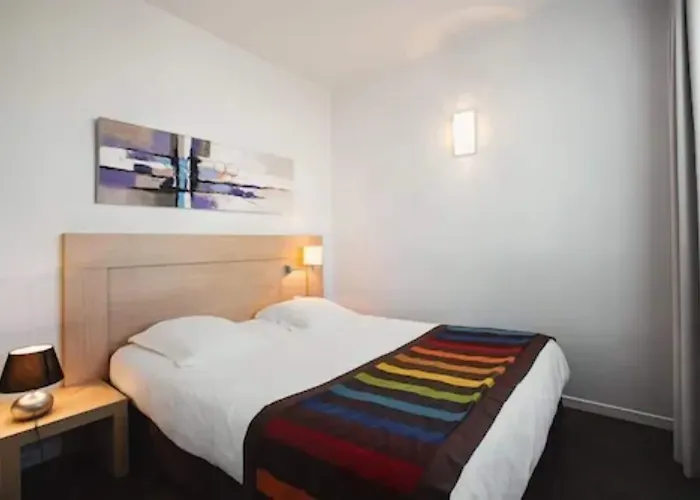 Esatitude Hotel
