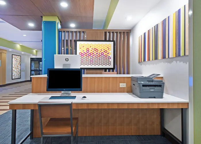 Holiday Inn Express & Suites Uniontown By Ihg