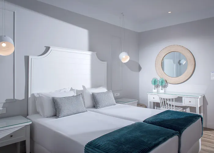 Mari Kristin Beach Hotel (Adults Only)