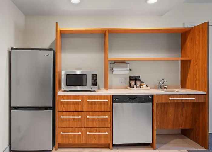 Home2 Suites By Hilton Milwaukee Airport