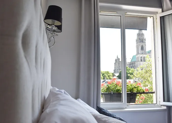 Hôtel Le Boeuf Couronné Chartres - Logis Hotels