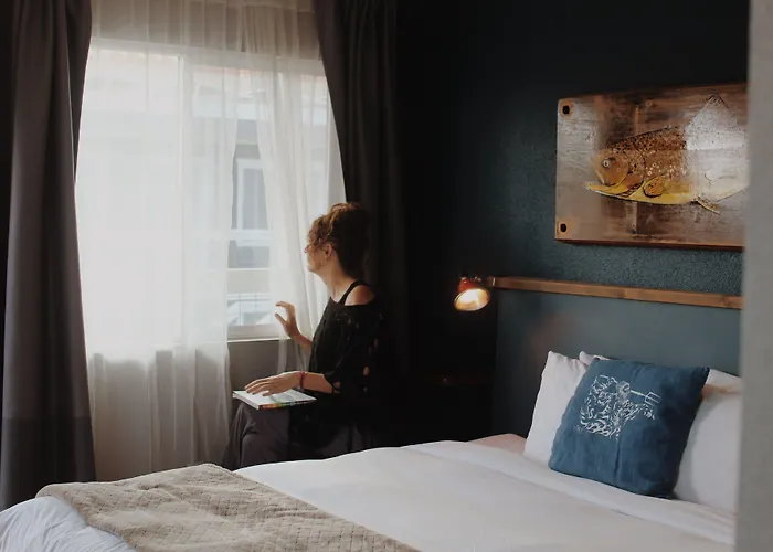 Salt Hotel & Pub