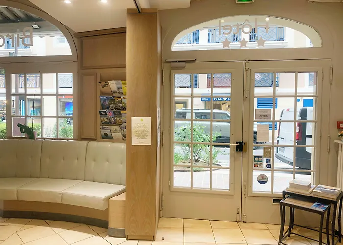 Brit Hotel Confort Le Revest Sainte-Maxime
