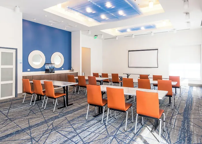 Holiday Inn Express & Suites Downtown Louisville By Ihg