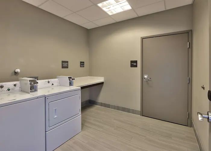 Hampton Inn&Suites Albuquerque Airport