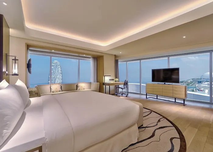 Conrad Manila