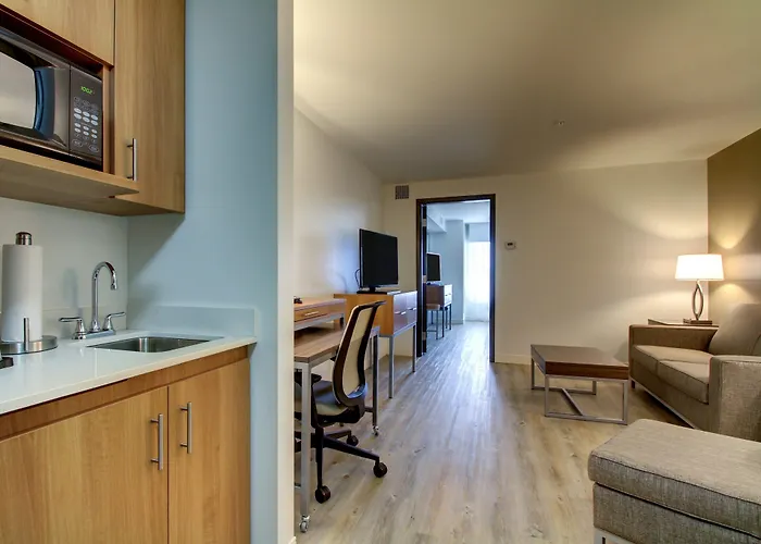 Holiday Inn & Suites Peoria At Grand Prairie By Ihg