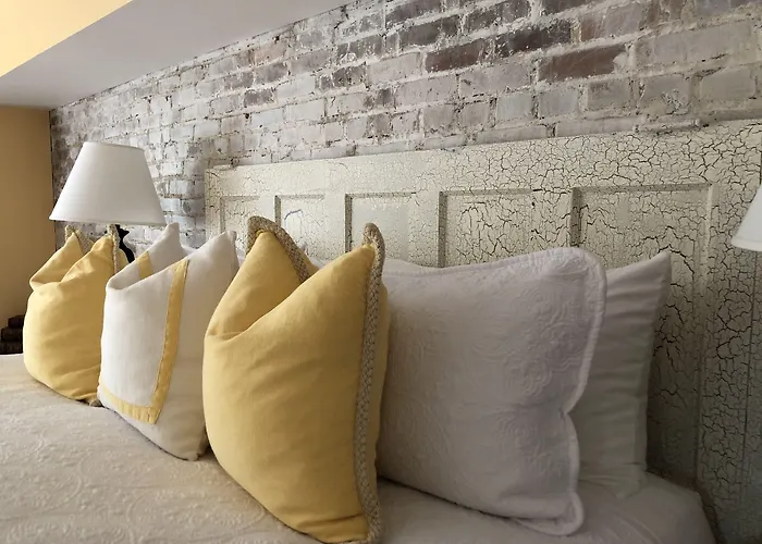 Suites At 249