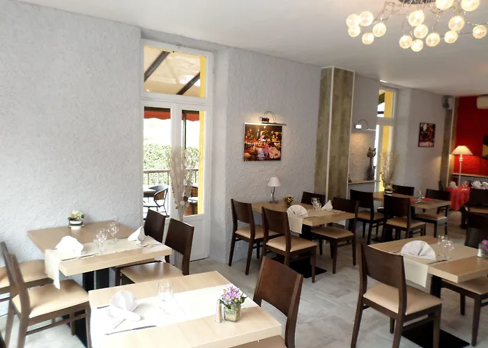 Logis Hotel Restaurant Les Carillons
