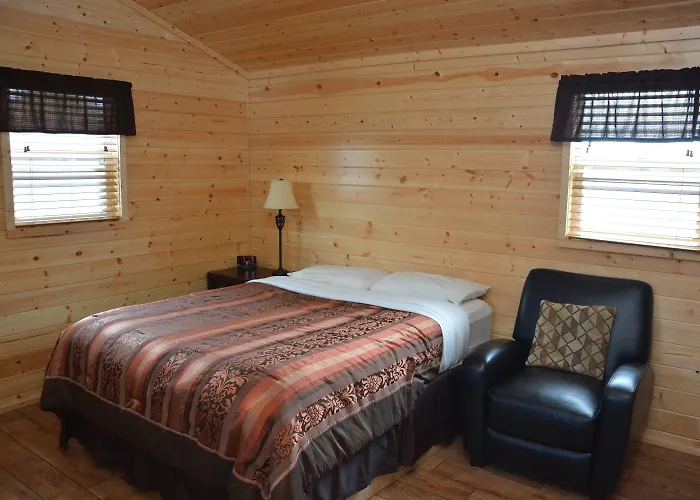 Roosevelt Inn & Suites