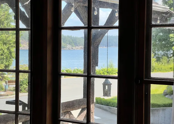 The Latch Inn