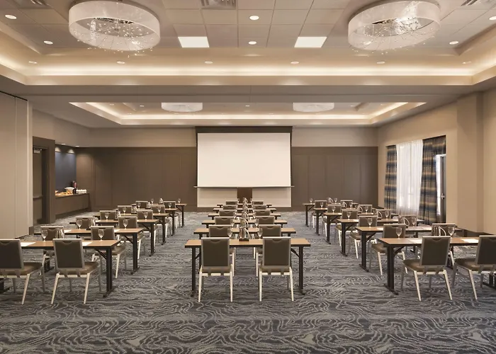Embassy Suites By Hilton The Woodlands