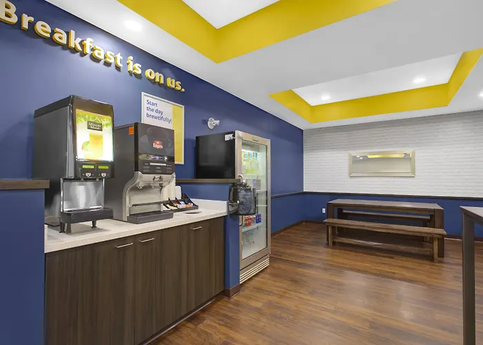 Days Inn & Suites By Wyndham Lindsay