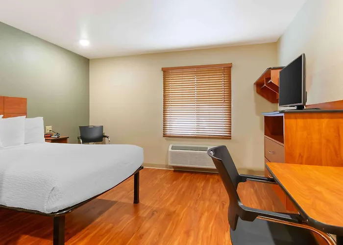 Extended Stay America Select Suites - Kansas City - Stadium