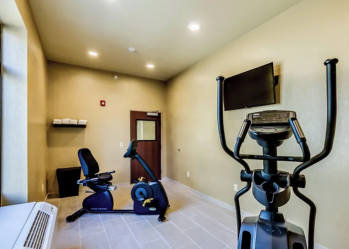 Cobblestone Inn & Suites - Waverly