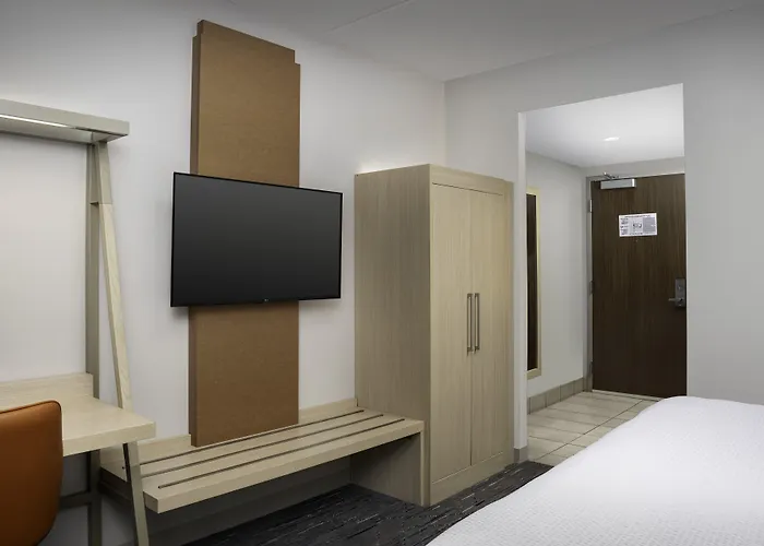 Holiday Inn Express & Suites Pittsburgh North Shore By Ihg
