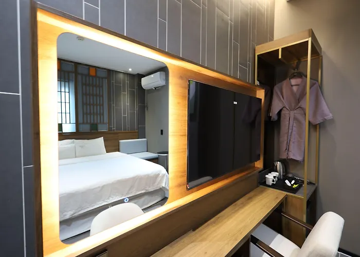 Almond Hotel Busan Station