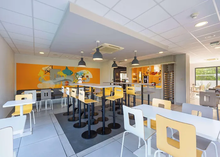 Première Classe Chartres Sud - Barjouville