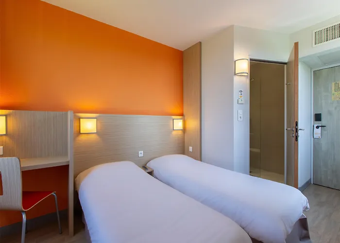Première Classe Chartres Sud - Barjouville