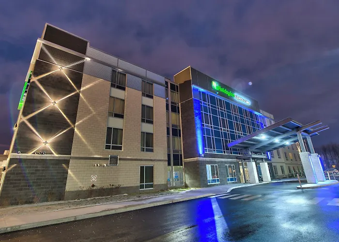 Holiday Inn Express & Suites Vaudreuil-Dorion By Ihg