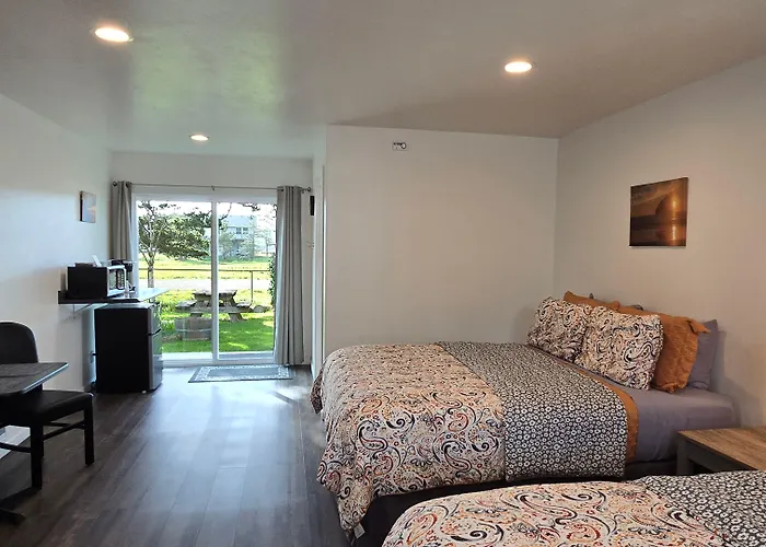 Pacific City Inn