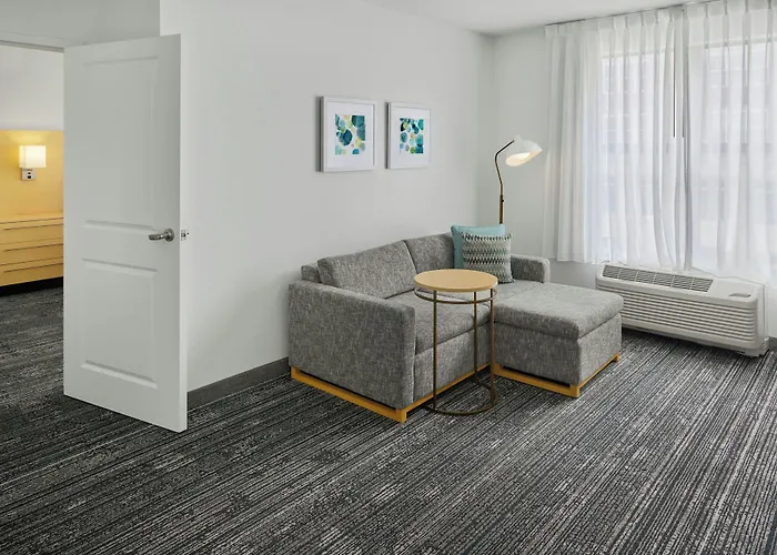 Towneplace Suites By Marriott Lawrence Downtown