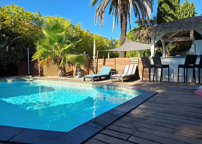 Logis Hotel Synaya