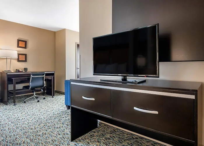 Comfort Suites Fort Lauderdale Airport South & Cruise Port