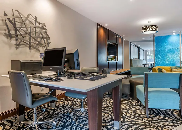 Comfort Suites Fort Lauderdale Airport South&Cruise Port