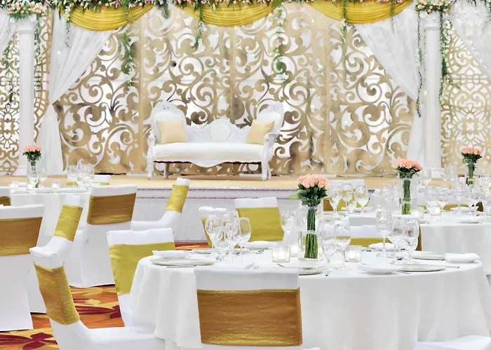 Kochi Marriott Hotel, Lulu International Shopping Mall