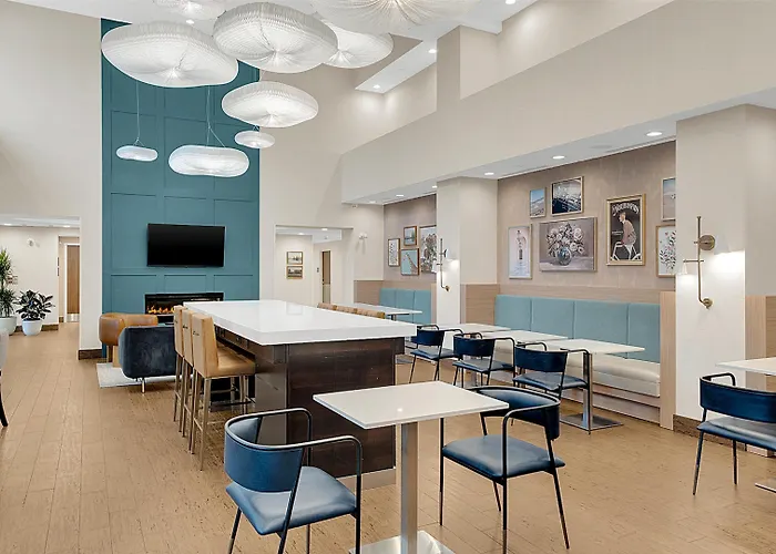 Hampton Inn & Suites By Hilton Toronto Markham
