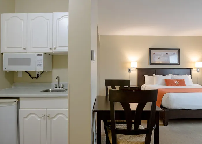 Amsterdam Inn & Suites Sussex