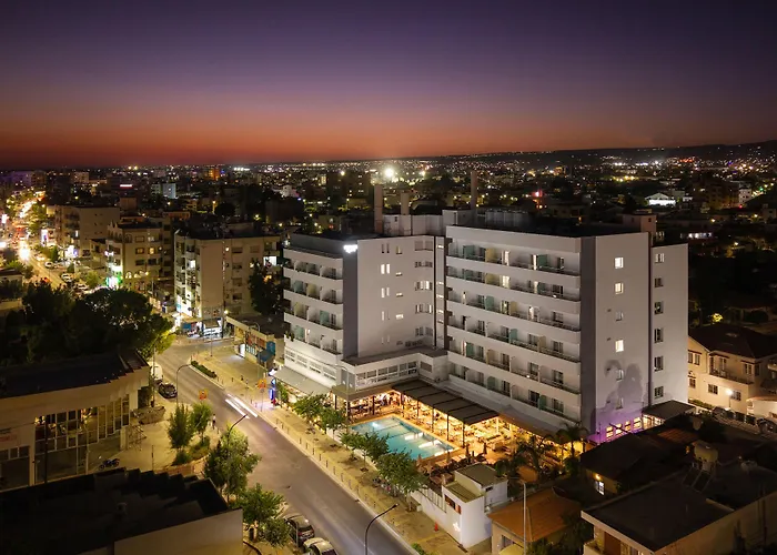Pefkos City Hotel