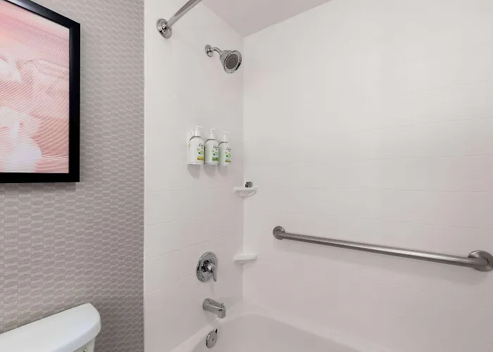 La Quinta By Wyndham Knoxville Central Papermill