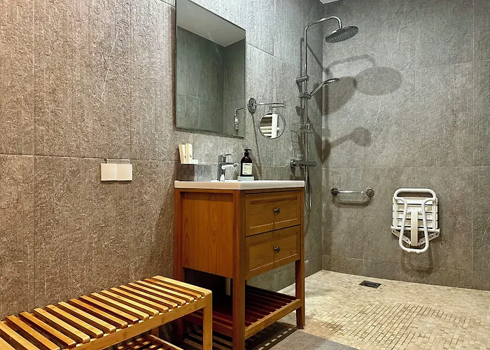 Irin Hotel