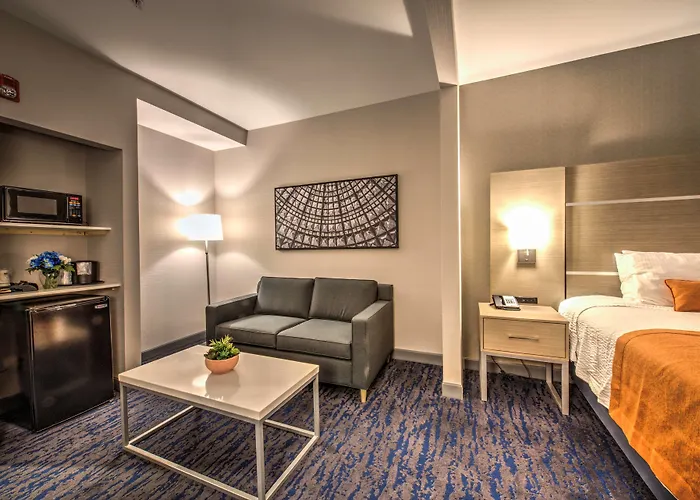 Best Western Plus Media Center Inn&Suites