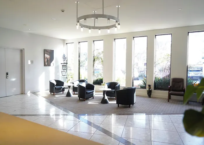 Golden Pebble Hotel