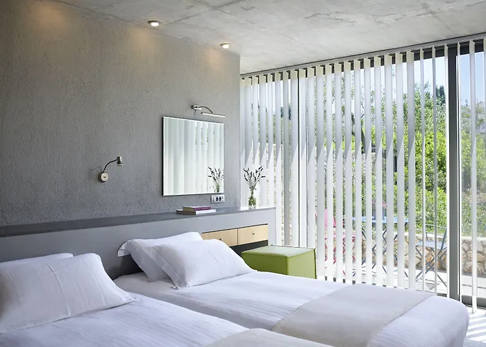 Leivatho Hotel