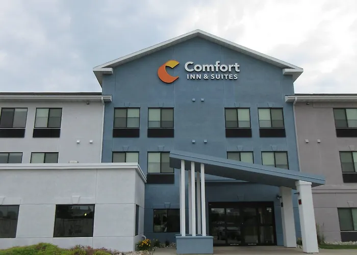Comfort Inn & Suites Grand Forks Near Alerus Center