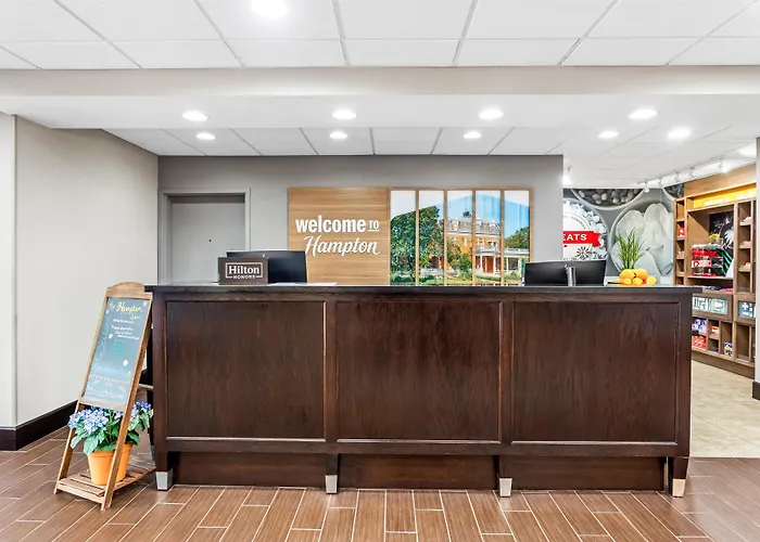 Hampton Inn Dekalb - Near The University