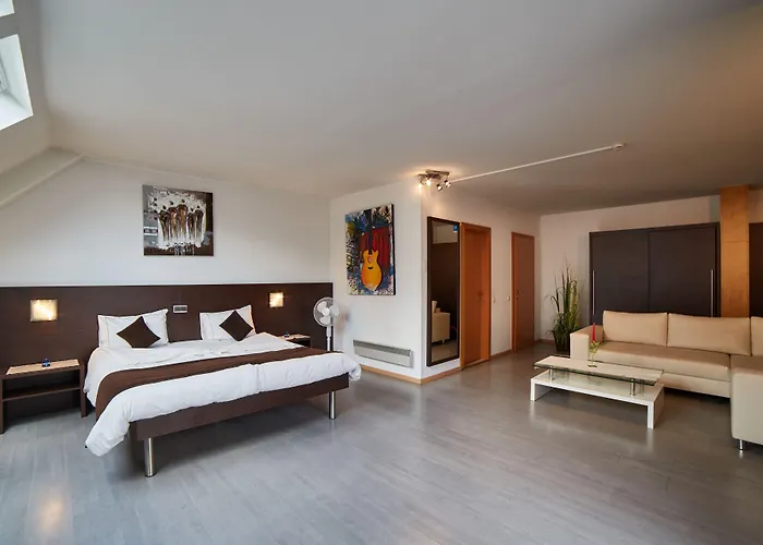 Threeland Hotel