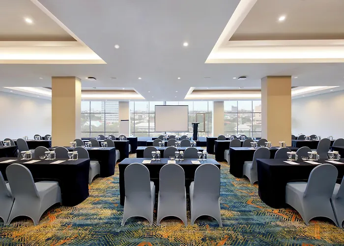 Aston Inn Pantai Losari Makassar