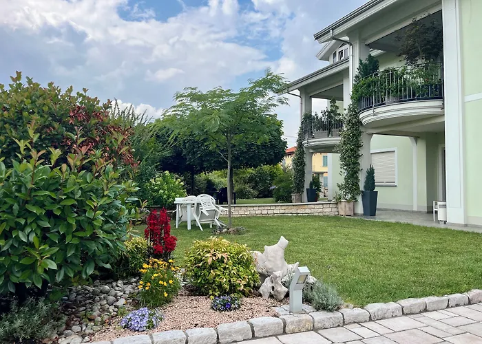 Eremes Rooms & Apartments