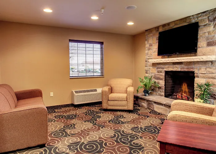 Cobblestone Hotel & Suites - Newton
