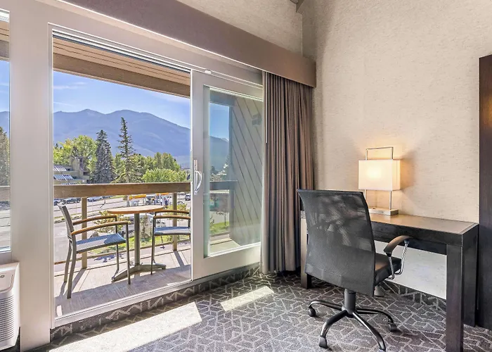 Best Western Plus Banff International Lodge