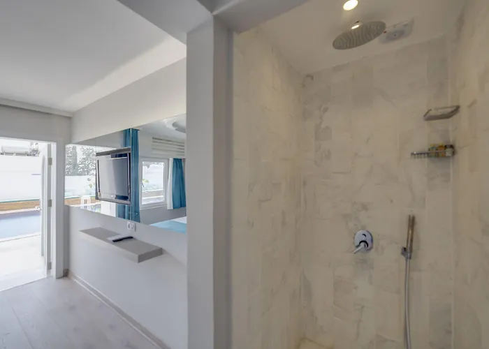 La Brezza Suite & Hotel